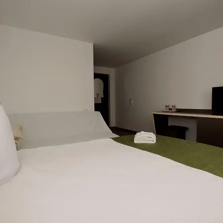 Pretty Woman 招待所 艾福雷诺德